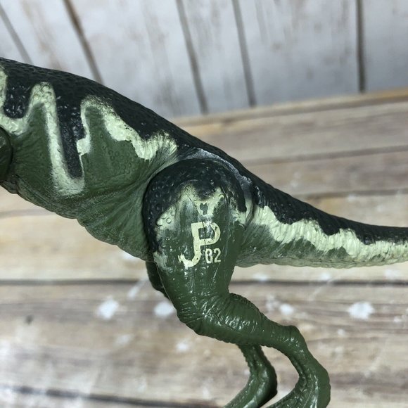 Vintage Jurassic Park Dilophosaurus Spitter JP02 & Velociraptor Strike JP03 Lot - Picture 8 of 11